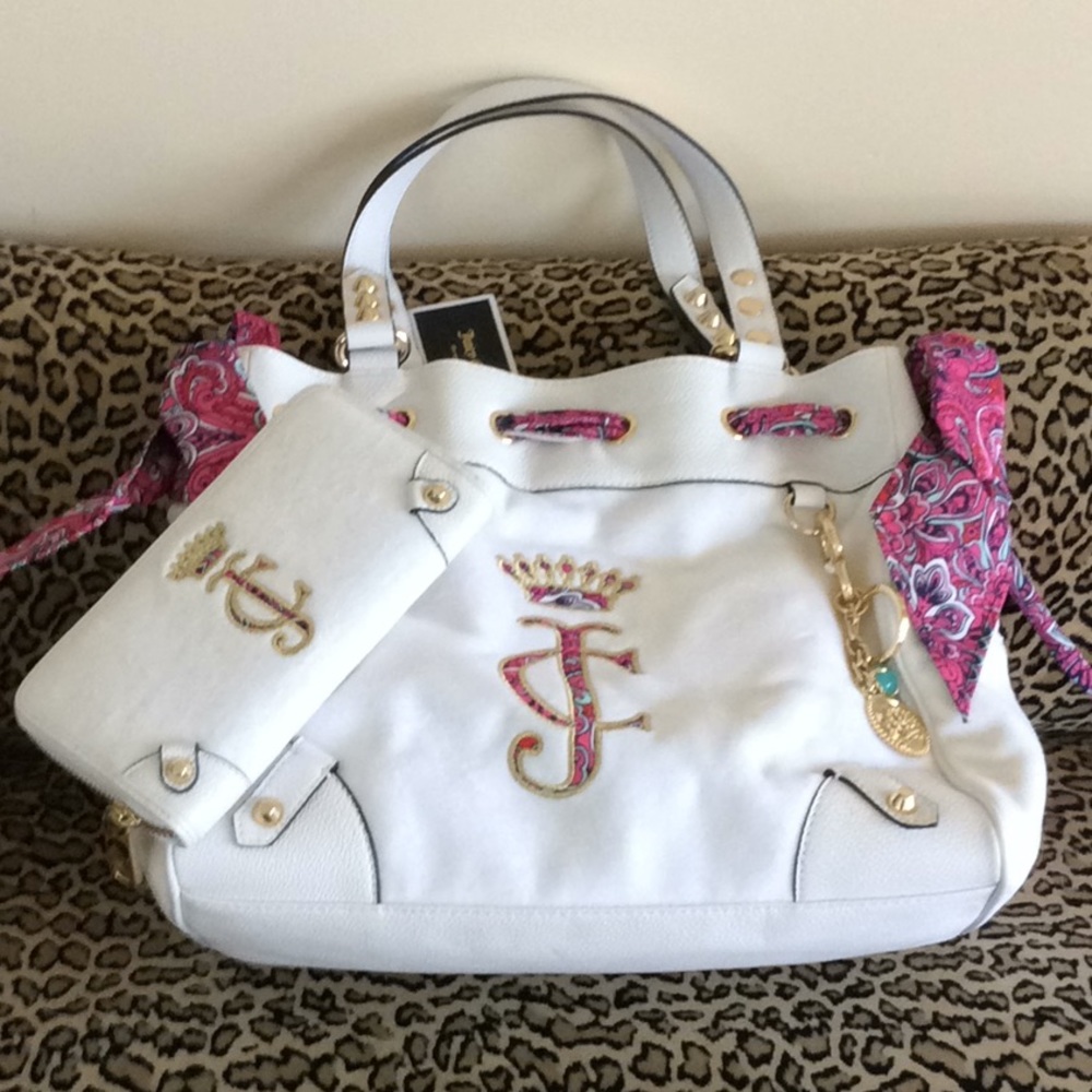 NWT 💖💖 JUICY COUTURE POCKETBOOK 💖💖